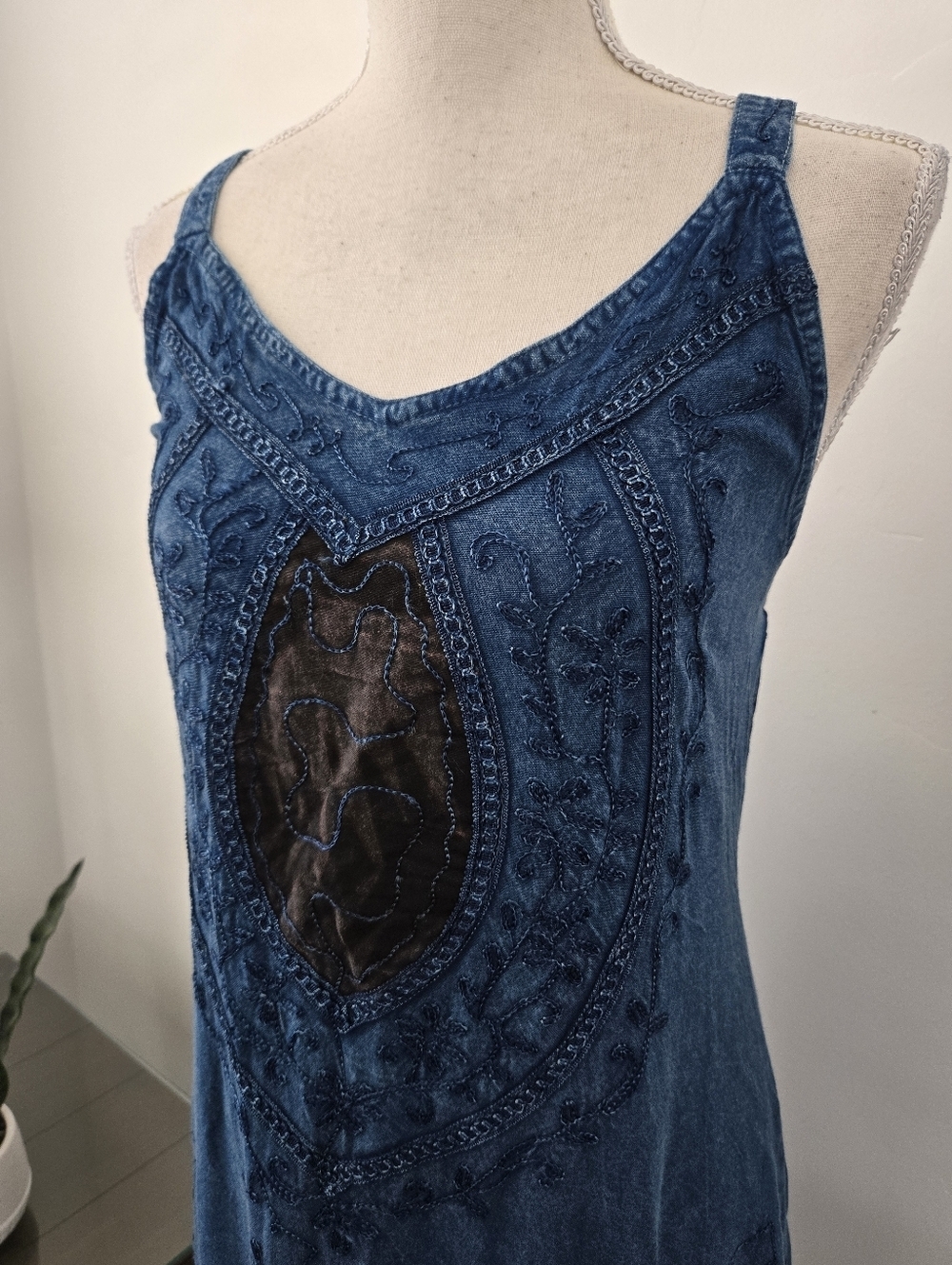 Ki Siddhartha Bohemian Earthy Gypsy patchwork intricate embroidery Dress. Small. - Picture 2 of 8